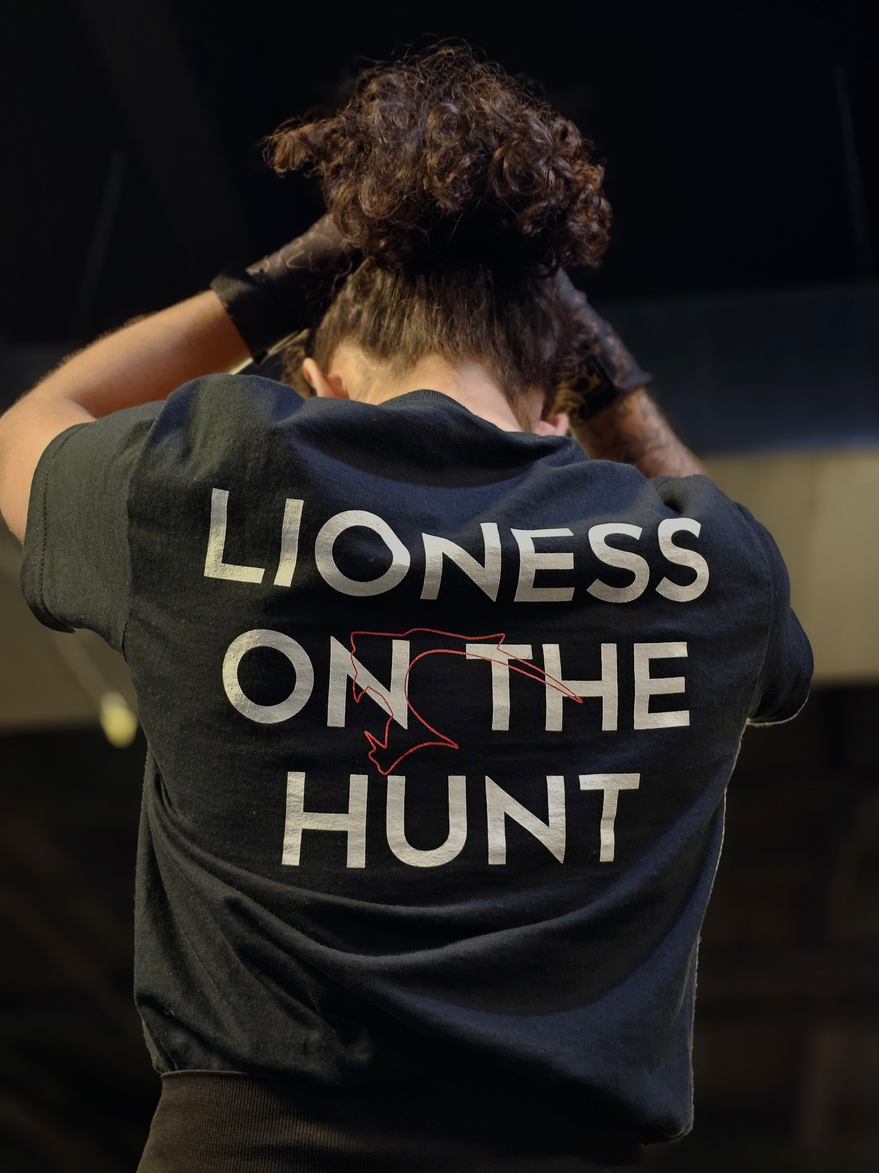 T-shirt Zetkin - Lioness on the hunt